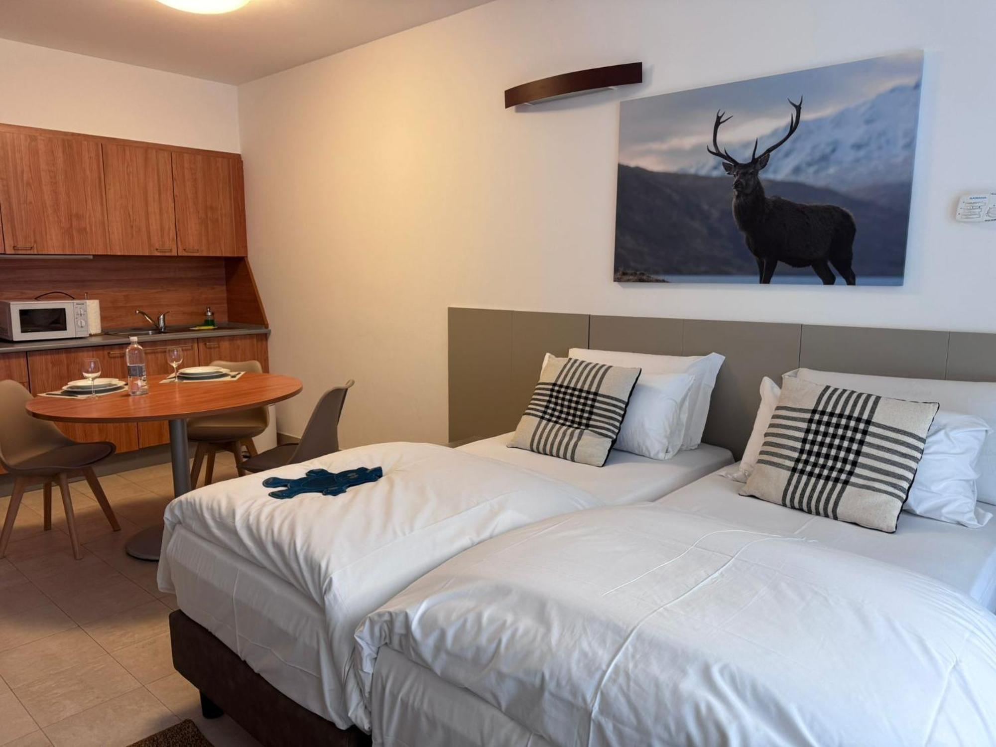 Base Camp Alpine Apartments Breuil-Cervinia Szoba fotó